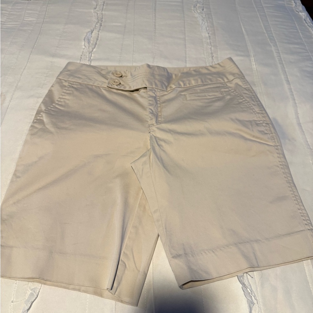 Old Navy Cream Stretch Just Below Waist Shorts